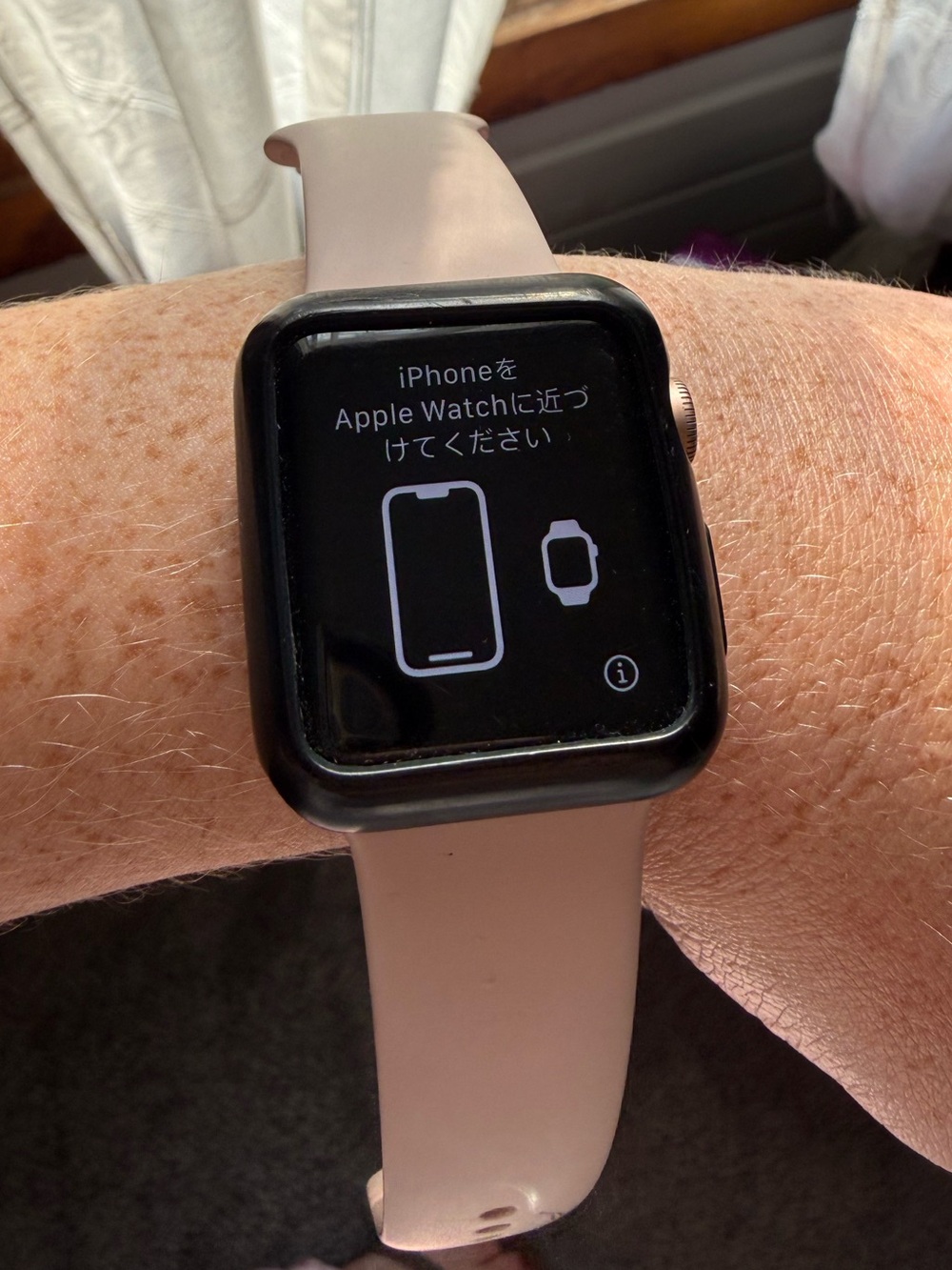 Apple Watch Series 3 Rose Gold 38mm- Pink Silicone Band